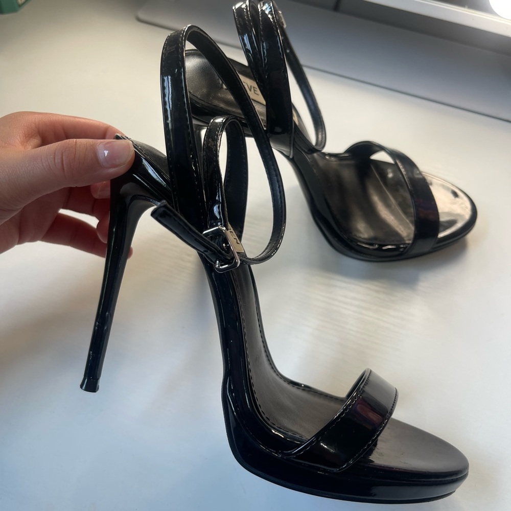 Steve Madden Wafer Black Patent Heel